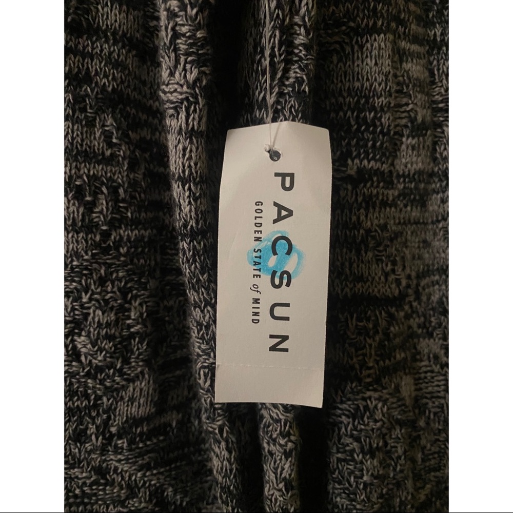 Pacsun Crew Neck Sweater, Size M NWT - Picture 6 of 7